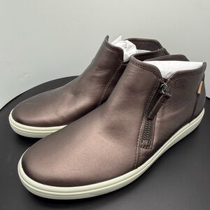 ECCO Soft 7 Low Ankle Bootie Women’s Shale Metallic